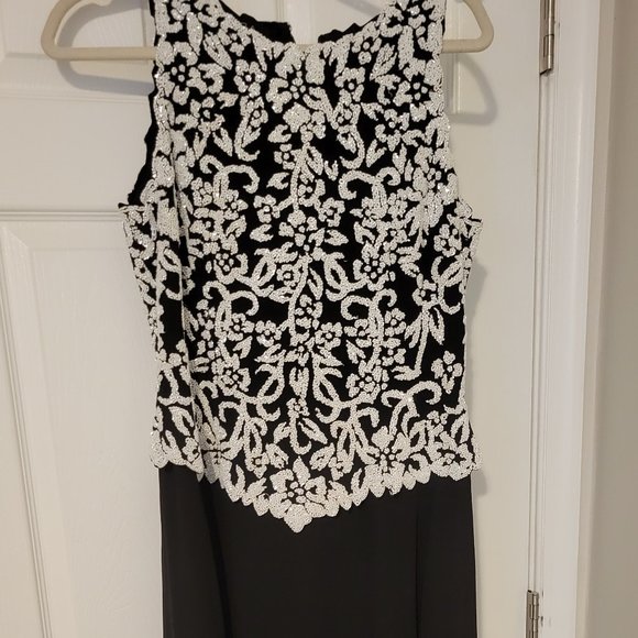 JKARA EVENING DRESS - Picture 1 of 2